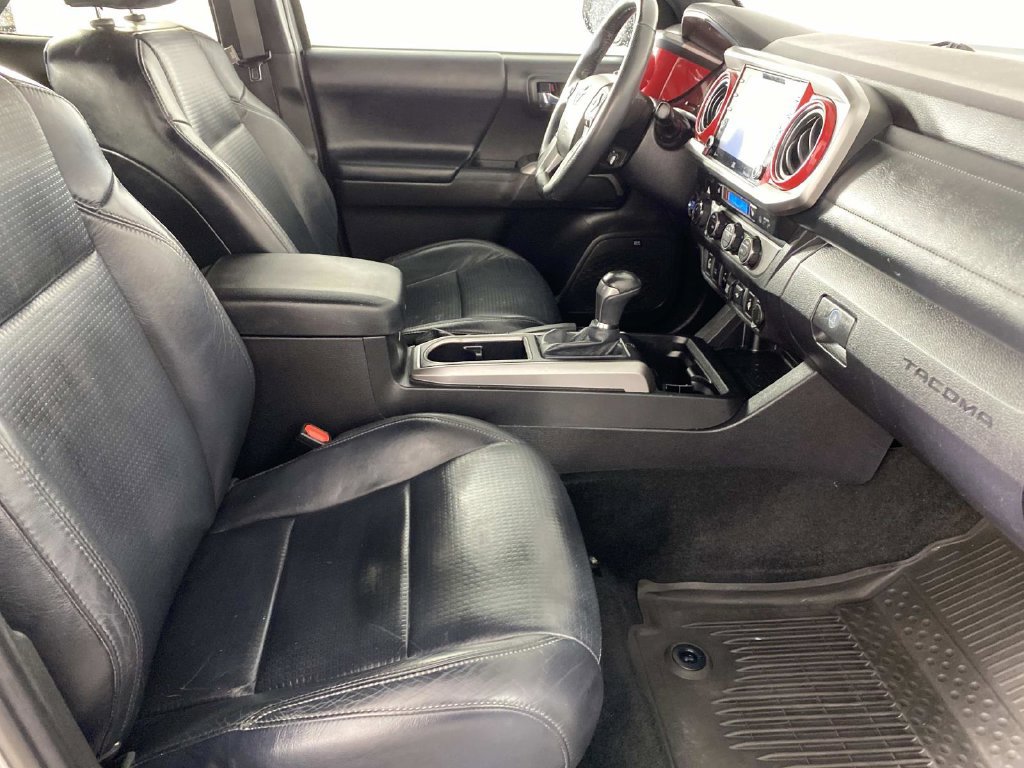 Used 2023 Toyota Tacoma Limited AWD/4WD image 10