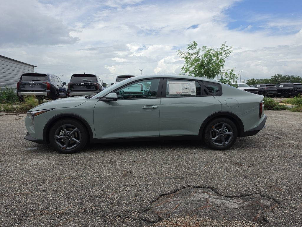 New 2026 Kia K4 FWD image 5