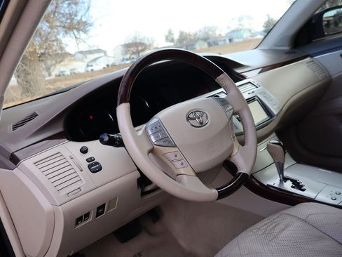 Used 2009 Toyota Avalon Limited image 15