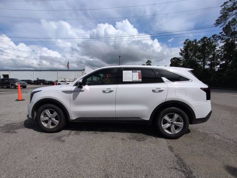 Used 2025 Kia Sorento LX FWD image 5