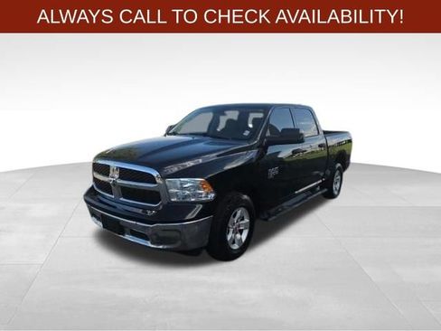 Used 2022 RAM 1500 Classic SLT w/ Electronics Group AWD/4WD image 3