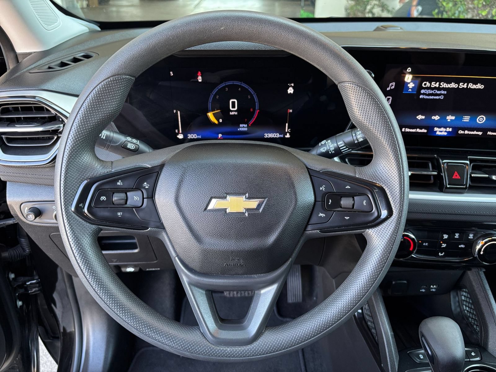 Used 2025 Chevrolet TrailBlazer LT FWD image 48