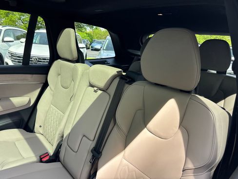 Used 2026 Volvo XC90 B5 Core w/ Protection Package Premier AWD/4WD image 25