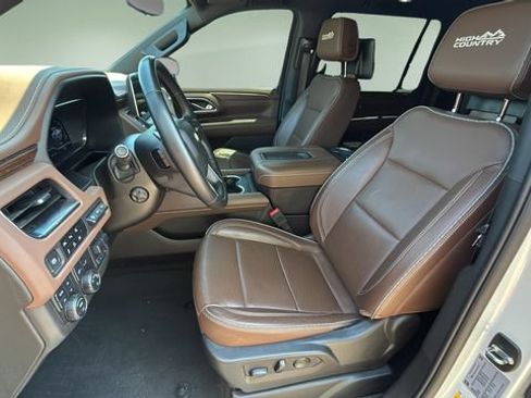 Used 2024 Chevrolet Suburban High Country AWD/4WD image 18