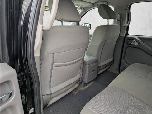 Used 2018 Nissan Frontier SV AWD/4WD image 23