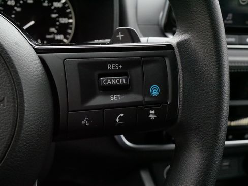 Used 2023 Nissan Rogue SV AWD/4WD image 25