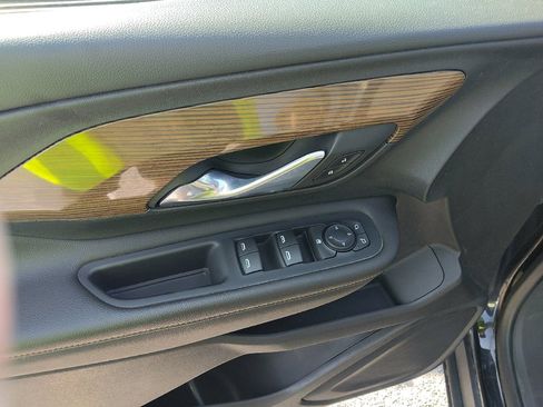 Used 2020 GMC Terrain SLE FWD image 27