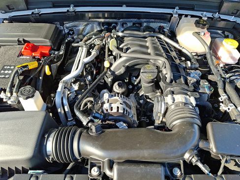 Used 2024 Jeep Wrangler Sport S image 27