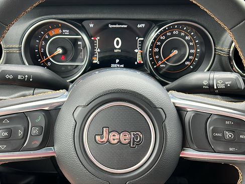 Used 2023 Jeep Gladiator Overland AWD/4WD image 32