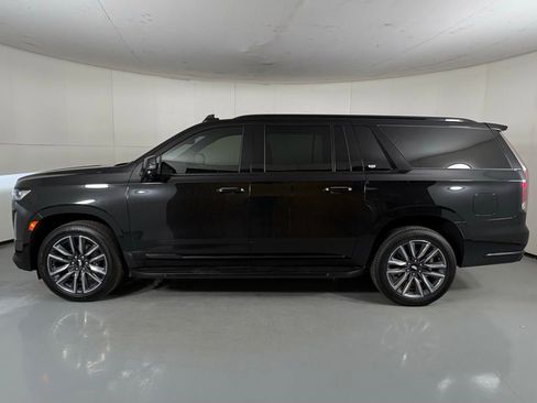 Used 2023 Cadillac Escalade ESV Sport image 5