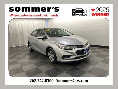 Used 2018 Chevrolet Cruze LS FWD image 1