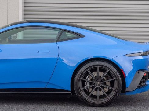 Used 2021 Aston Martin V8 Vantage Coupe RWD image 32