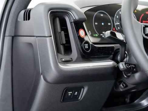 New 2025 Porsche Cayenne image 11