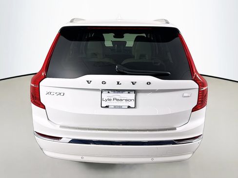Used 2024 Volvo XC90 T8 Plus w/ Protection Package Premier AWD/4WD image 10