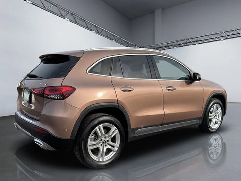 Used 2022 Mercedes-Benz GLA 250 4MATIC image 7