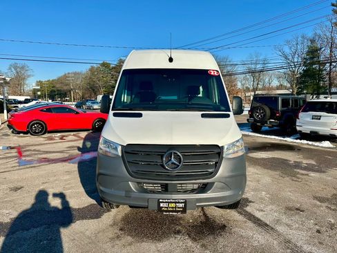 Used 2022 Mercedes-Benz Sprinter 2500 image 2