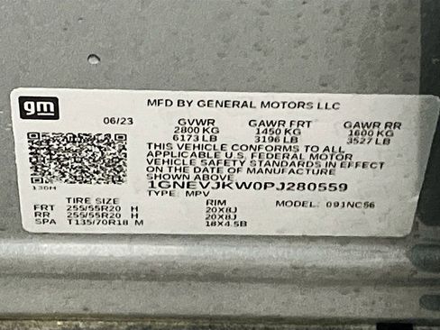 Used 2023 Chevrolet Traverse RS image 35