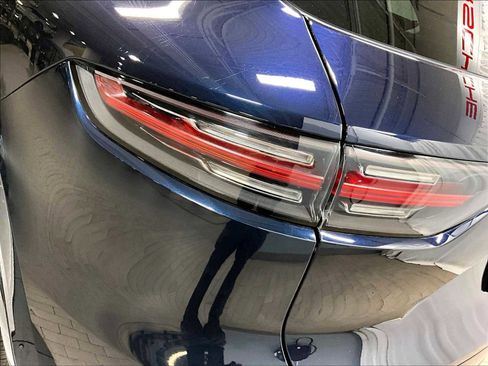 Used 2023 Porsche Cayenne image 35