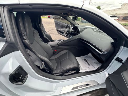 Used 2023 Chevrolet Corvette Z06 RWD image 19