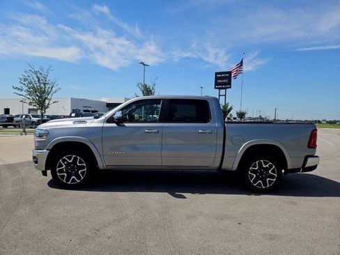 Used 2025 RAM 1500 Laramie AWD/4WD image 4
