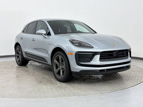 New 2026 Porsche Macan image 7
