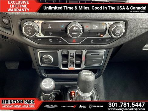 Used 2025 Jeep Wrangler Unlimited Sport AWD/4WD image 15
