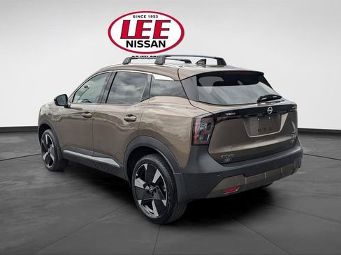 New 2026 Nissan Kicks SR w/ Cold Weather Package FWD image 5