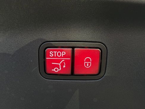 Used 2021 Mercedes-Benz AMG GT 43 w/ Driver Assistance Package image 10