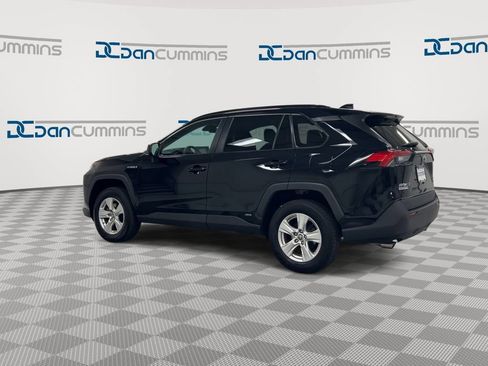 Used 2021 Toyota RAV4 LE AWD/4WD image 6