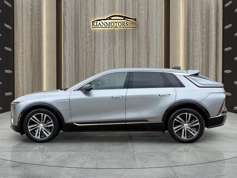 Used 2024 Cadillac Lyriq Luxury image 6