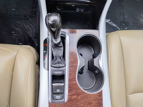 Used 2020 Acura TLX FWD image 19