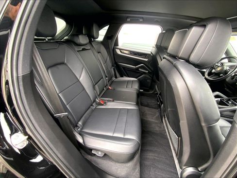 Used 2024 Porsche Cayenne S AWD/4WD image 23