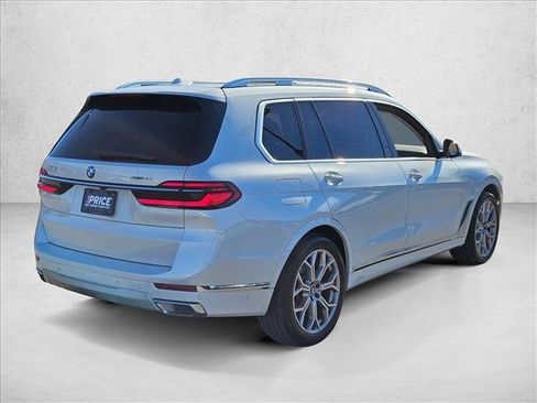 Used 2025 BMW X7 xDrive40i w/ Premium Package image 5