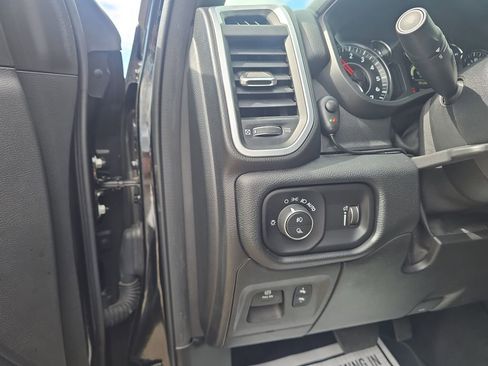 Used 2020 RAM 1500 Big Horn AWD/4WD image 14