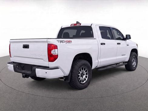 Used 2021 Toyota Tundra 4x4 CrewMax image 5