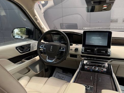 Used 2019 Lincoln Navigator L Reserve AWD/4WD image 26