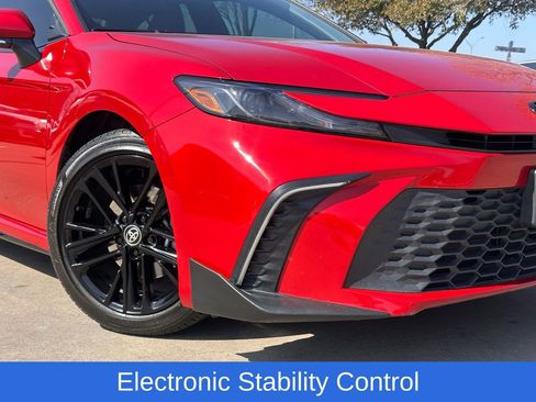 Used 2025 Toyota Camry SE w/ Convenience Package image 6