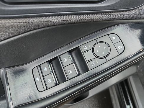 Used 2023 Nissan Rogue SV image 14