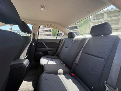 Used 2011 MAZDA MAZDA3 i Sport FWD image 13