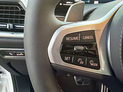 New 2026 BMW X7 M60i w/ Climate Comfort Package image 39