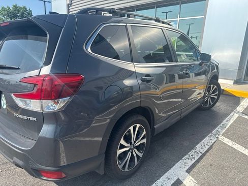 Used 2023 Subaru Forester Limited AWD/4WD image 5