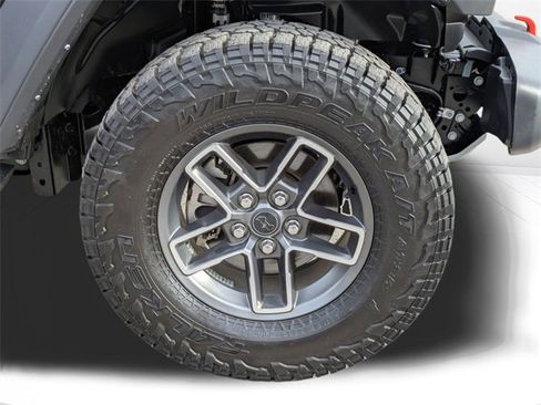 Used 2024 Jeep Gladiator Mojave w/ Convenience Group image 11