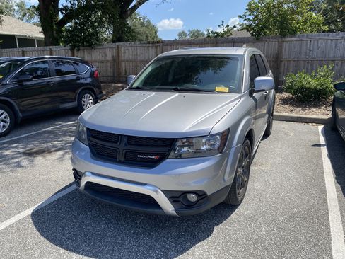 Used 2019 Dodge Journey Crossroad w/ Driver Convenience Group FWD image 13