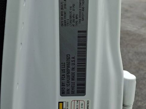 Used 2023 Jeep Wrangler Unlimited Rubicon image 26