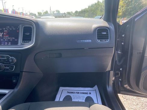 Used 2022 Dodge Charger R/T w/ Harman/Kardon Audio Group image 29