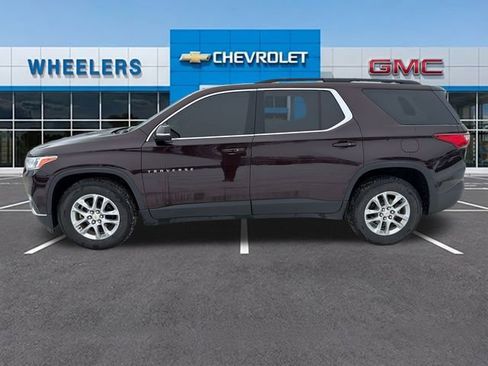 Used 2020 Chevrolet Traverse LT image 2