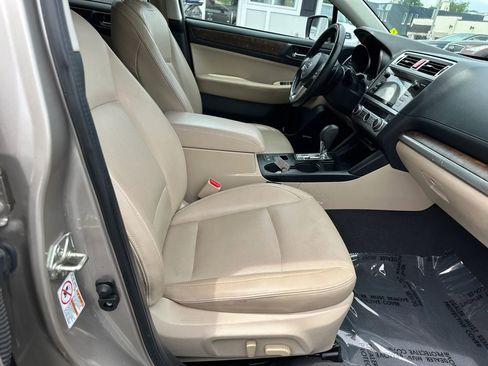 Used 2016 Subaru Outback 2.5i Limited AWD/4WD image 14