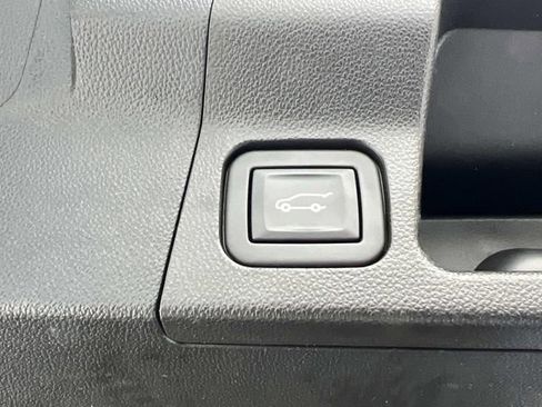 Certified 2022 GMC Acadia AT4 w/ Technology Package image 13