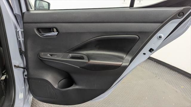 Used 2024 Nissan Versa SR FWD image 19