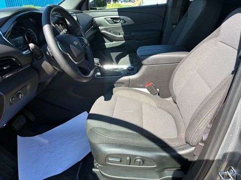Used 2023 Chevrolet Traverse LT FWD image 16